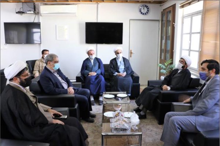 مدیرکل فرهنگ و ارشاد اسلامی فارس با مدیریت حوزه علمیه شیراز و کانون‌های فرهنگی و هنری مساجد دیدار کرد