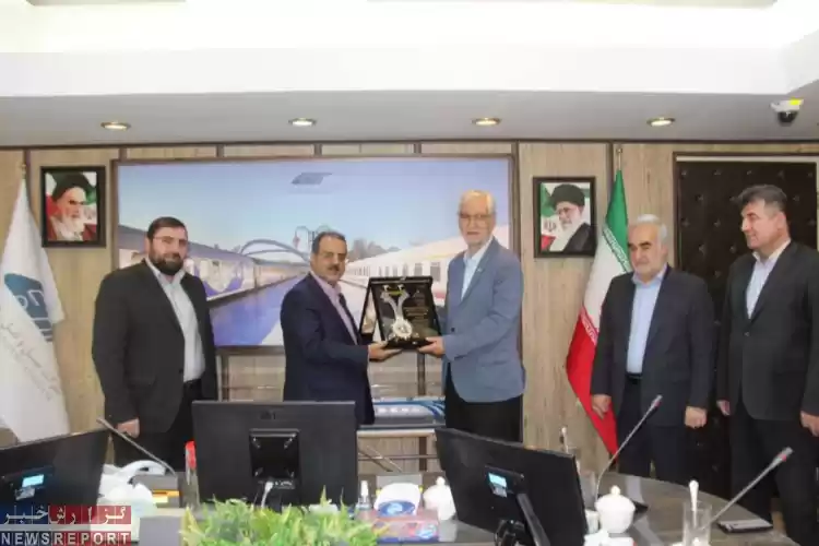 دریافت گواهینامه رعایت حقوق مصرف‌کنندگان توسط شرکت رجا