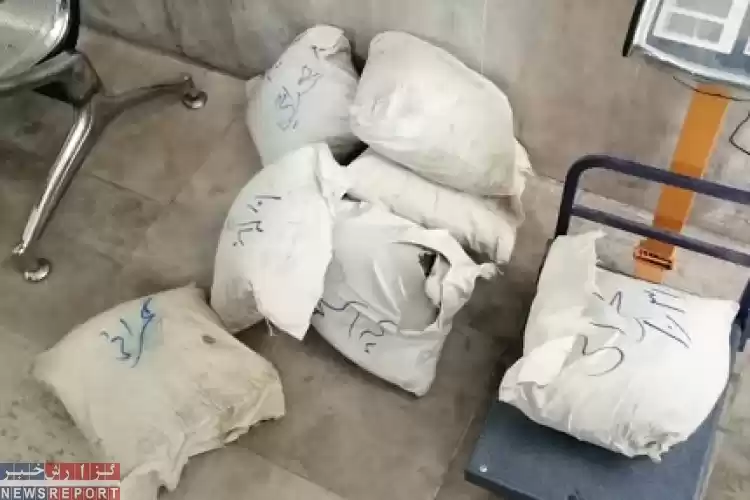 توقیف پژو و کشف و ضبط 70 کیلو تریاک